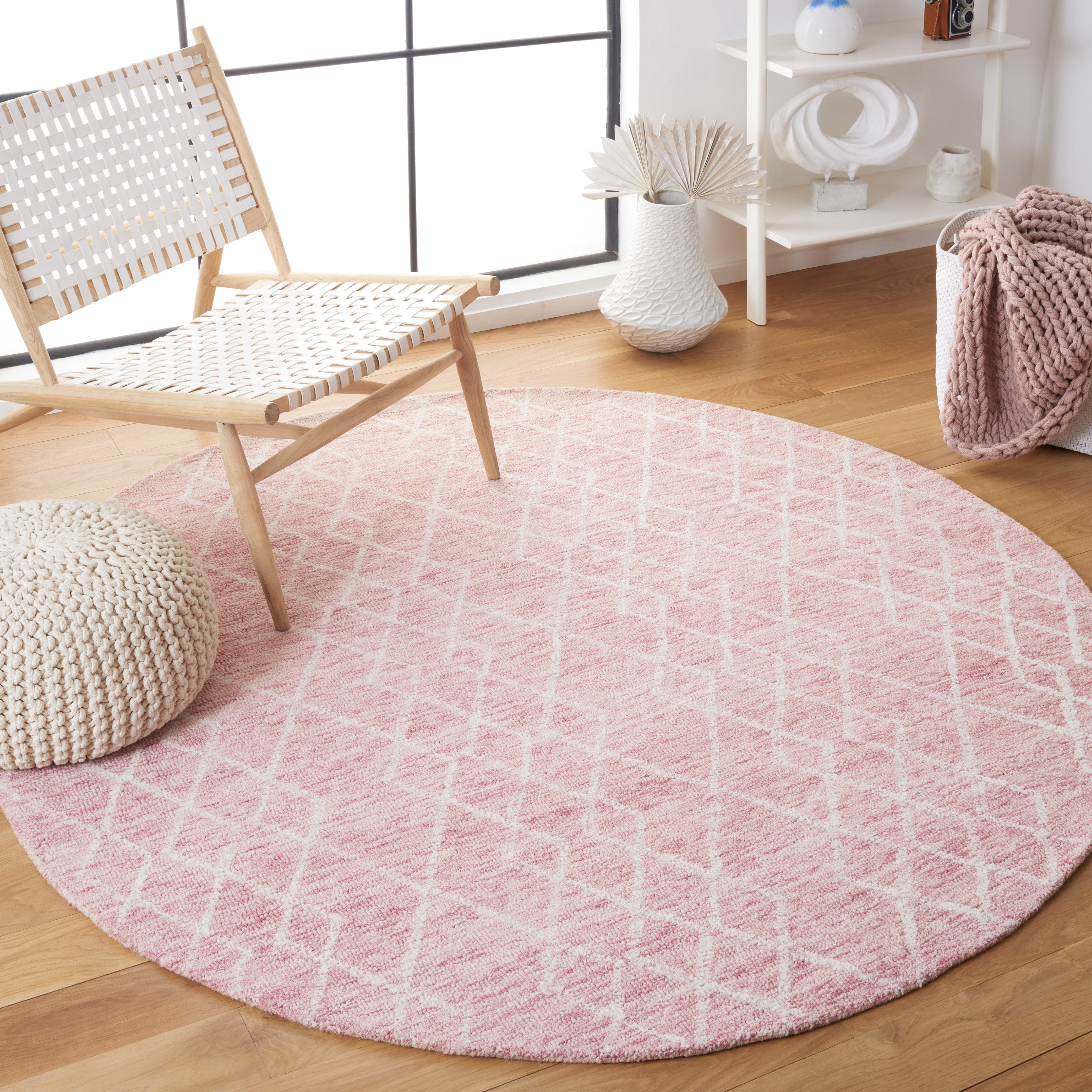 SAFAVIEH Metro Jenny Diamond Area Rug, Pink/Ivory, 6' x 6' Round