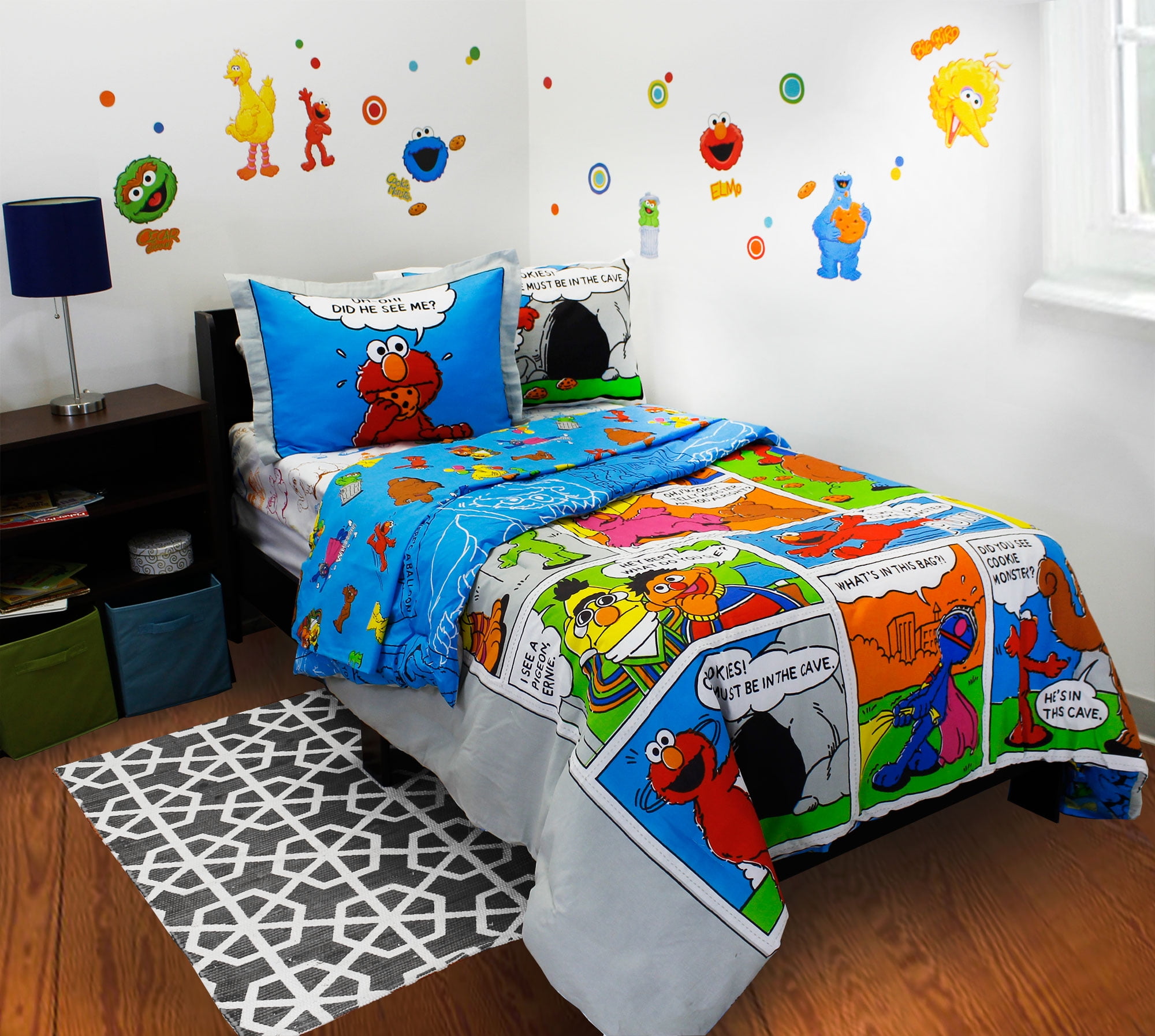 Sesame Street 18387511 Full Bedding And Sticker Set Elmo Comic