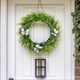 thumbnail image 4 of Corona de flores artificiales de primavera y verano de 45 cm | Decoración floral multicolor de plástico para puertas, paredes y ventanas | Decoración realista y duradera para el hogar, el patio, la, 4 of 8
