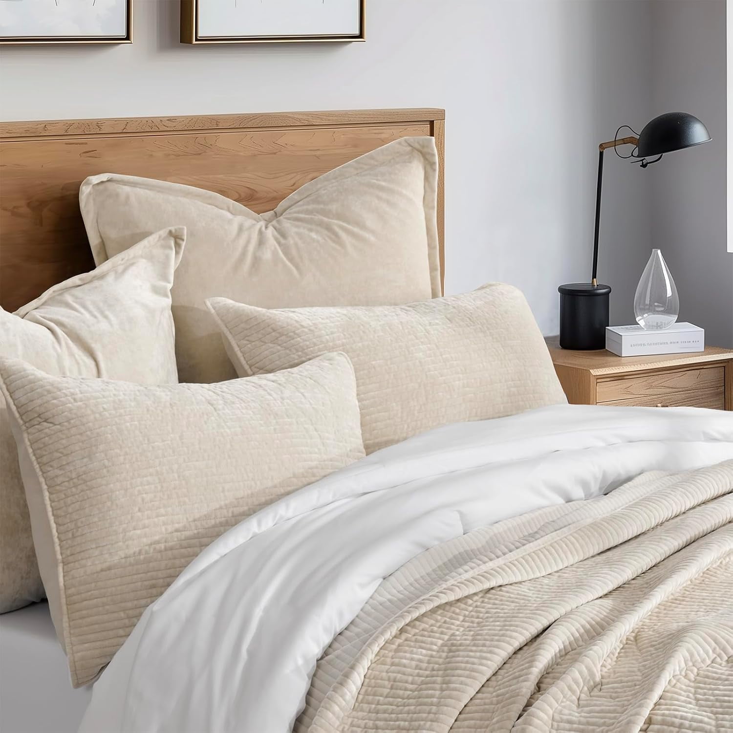 EVERGRACE Velvet Quilt Set Queen Size, Luxurious Soft Quilted Bedding Sets, Lightweight Velvet Comforter for All Season, Striped Channel Bedspread Coverlet with 2 Shams, Light Sand