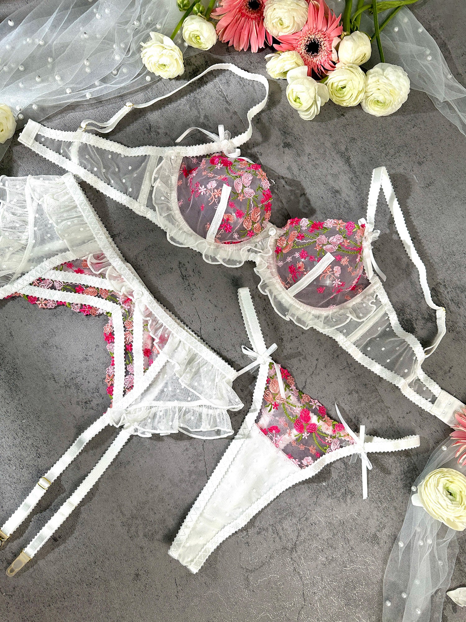 Emily Blossom Kiss Lingerie Set (WHITE, 3XL)