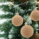 thumbnail image 4 of Adornos navideños flocados de terciopelo pintado de plástico para árbol de Navidad, 6 cm, 12 unidades, en caja, 4 of 7
