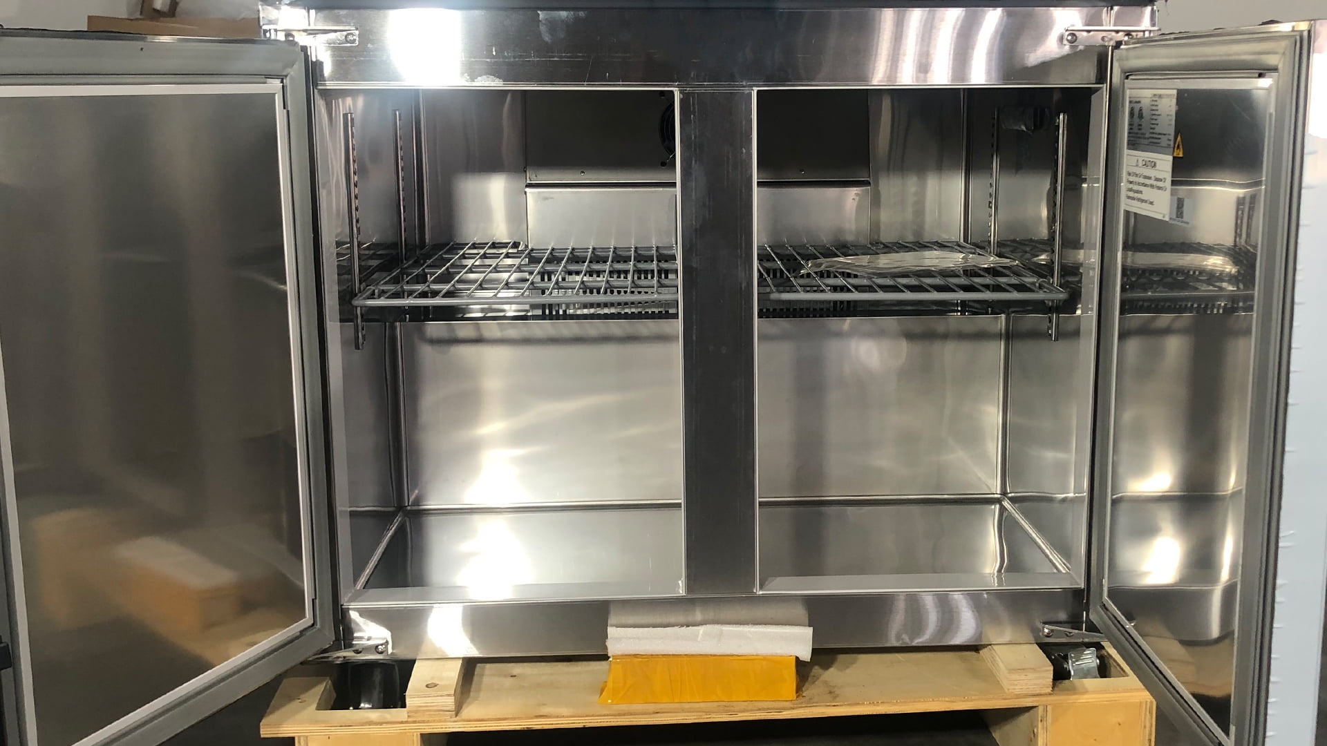 NSF 36 in. Undercounter Refrigerator, 2 Solid Doors Refrigerator 9.7 Cu.Ft. Commercial Undercounter Refrigerator