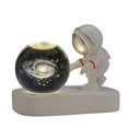 thumbnail image 4 of Bola de cristal tallada con luz de noche con forma de astronauta y base luminosa para estudiantes y amigos, 4 of 6