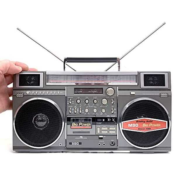 New Wave Toys M90 MINI Blaster Replica Boombox Altavoz inalámbrico portátil, altavoces duales de 30 W, 40 horas de reproducción, Bluetooth 5.1, sintonizador AM/FM con antenas telescópicas, controles a