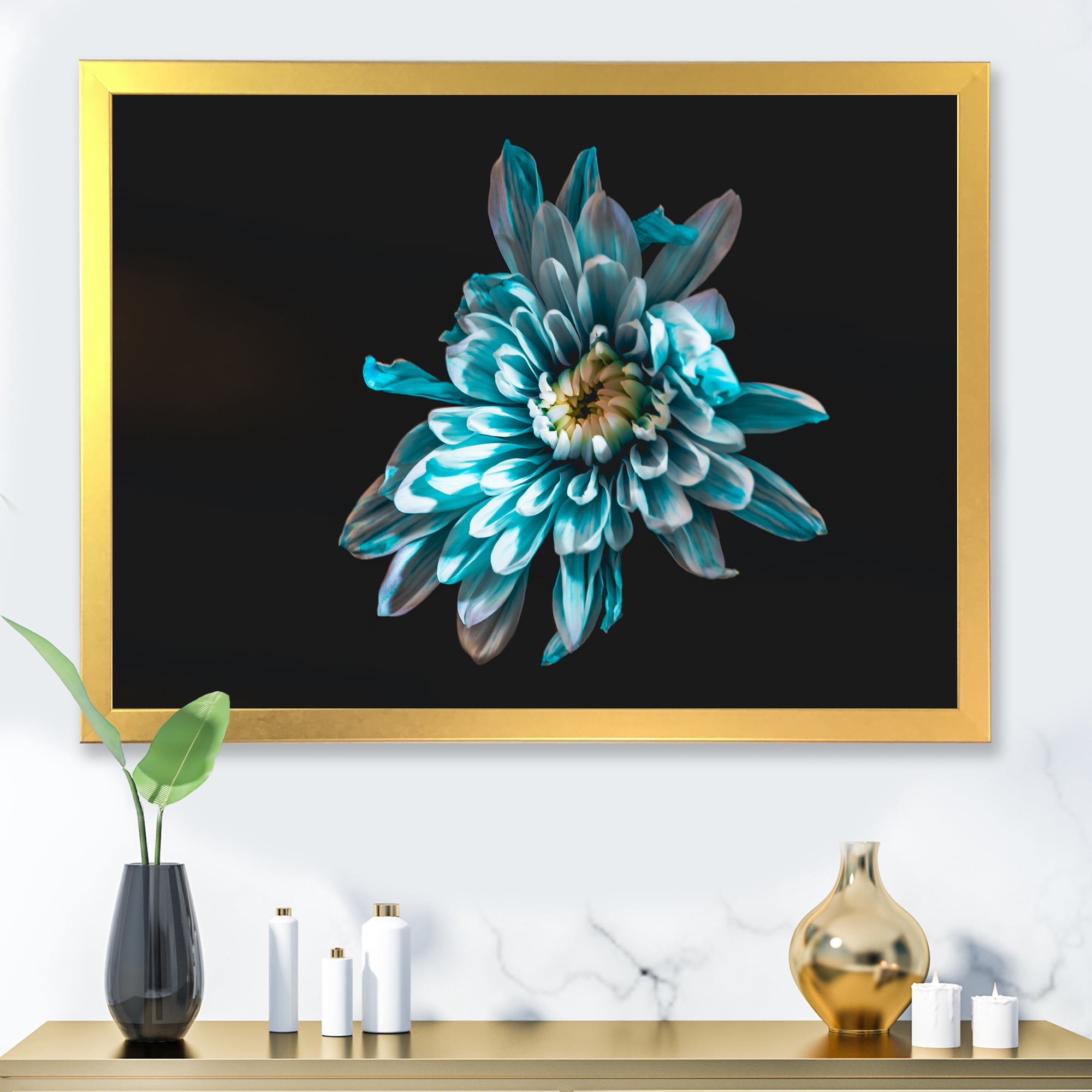 Designart 'Top View of White and Blue Flower' Traditional Framed Art Print