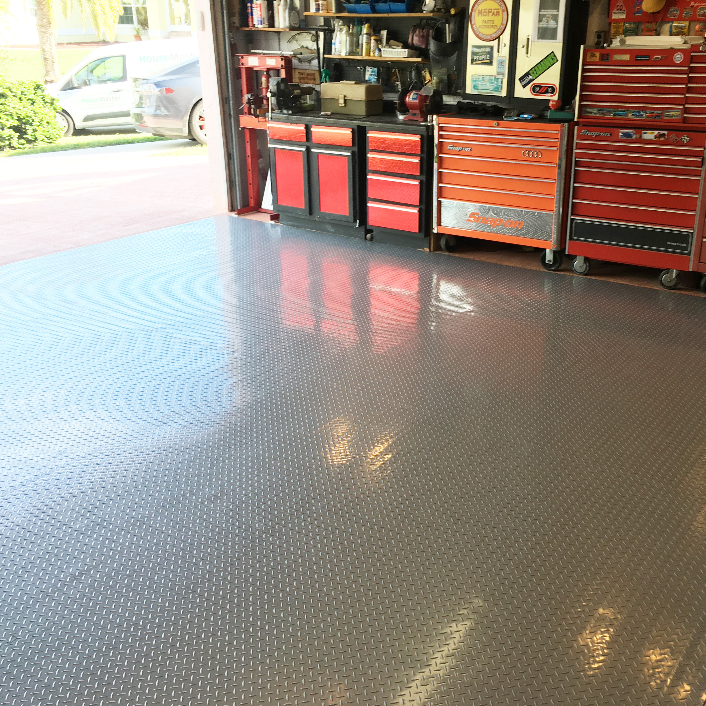 FlooringInc Standard Grade Nitro Garage Roll & Protective Parking Mats, Stailess Steel, Diamond, 5'x17' Flooring Materials - image 4 of 10