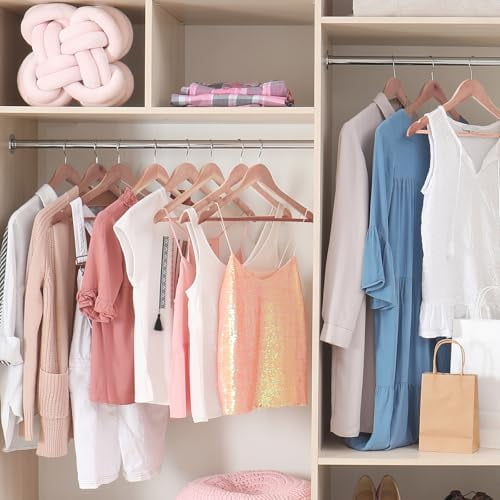 Cedar Hangers for Closet 20 Pack, Smooth Cedar Wood Hangers with Rings, 360° Swivel Hook, U-Shape Notched, Non Slip Pant Bar, Sturdy Wooden Clothes Hanger for Coats, Dresses, Suits