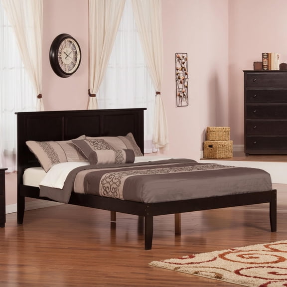 Leo & Lacey Traditional Wood Twin Platform Bed with Attachable USB in Gray