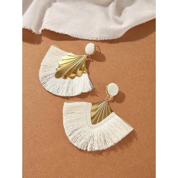 Vintage Fan-Shaped Tassel Earrings for Women - White, 1 Pair