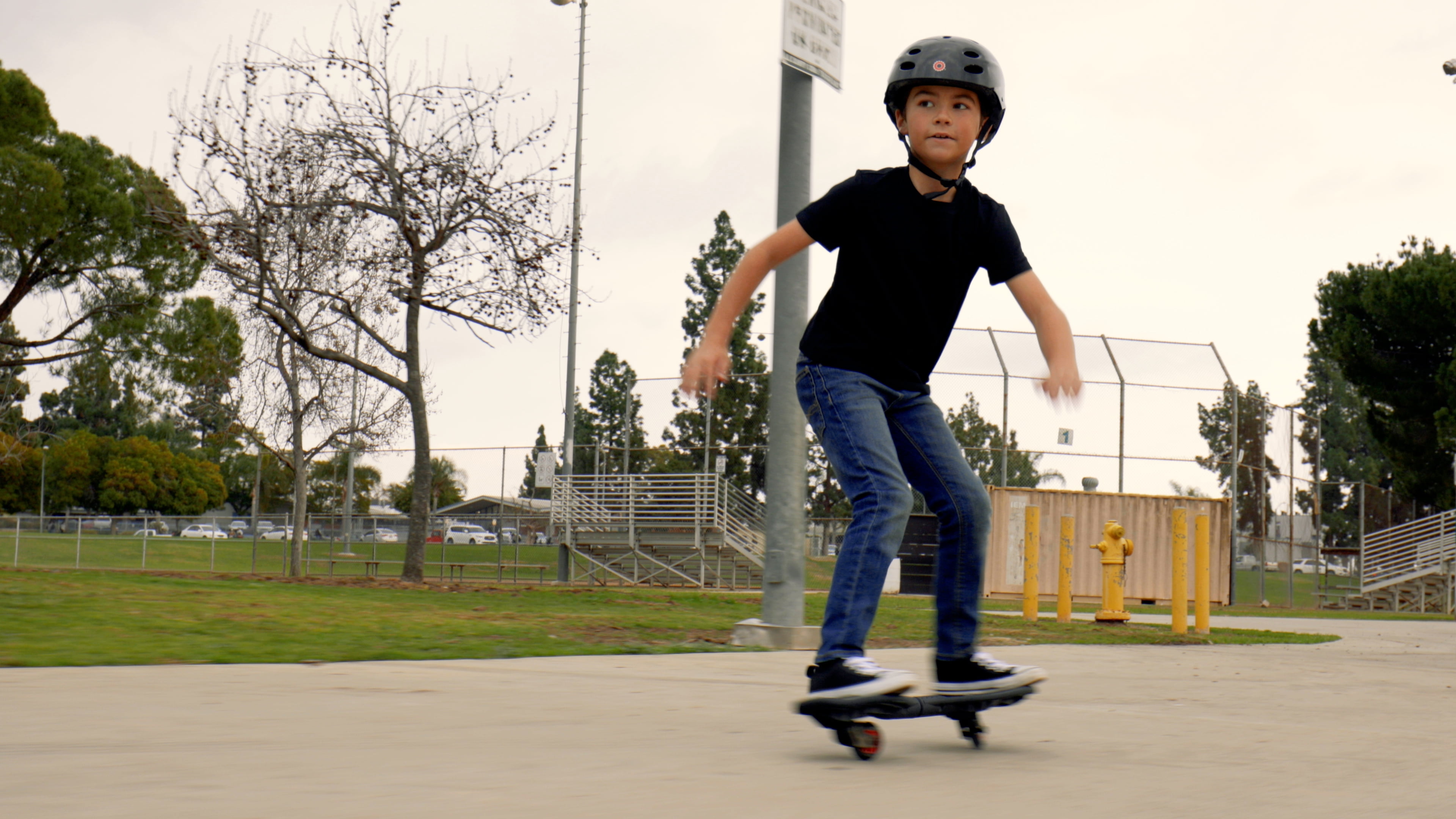 Razor Black Label RipStik Ripster Caster Board - 2 Wheel Pivoting Skateboard, for Child 8+
