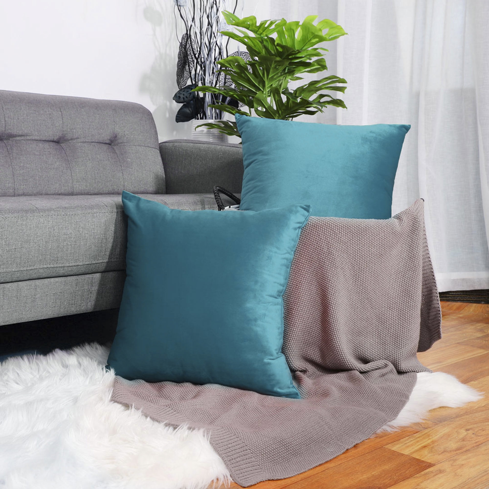Pack of 2.Square Throw Pillow Cover. Decorative Velvet Fleece Cushion Covers for Sofa Couch Bed