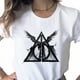 thumbnail image 2 of Camiseta de tres hermanos de cuento de reliquias de la muerte para mujer, camisetas blancas informales suaves, divertidas, envío directo, 2 of 5