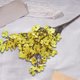 thumbnail image 5 of Flor artificial de plástico amarillo para decoración del hogar. Flores artificiales de alta simulación con características impermeables y resistentes a la decoloración (1 pieza). Rkxzt, 5 of 8