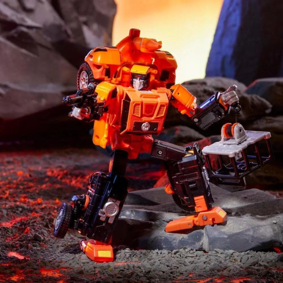 Hasbro Transformers Legacy United Leader Class G1 Triple Changer Sandstorm 7.5-Inch Converting Action Figure