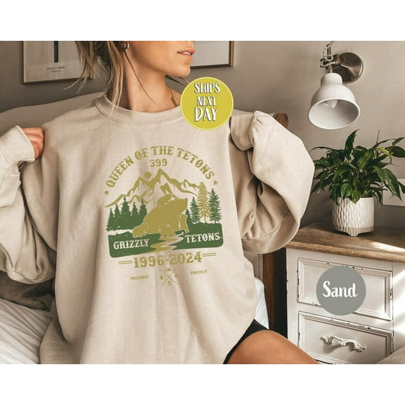 Queen of the Tetons 399 Grizzly Sweatshirt, National Park Bear Lovers Gift, Grizzly 399 Cub Mom Shirt