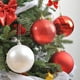 thumbnail image 5 of Decoraciones navideñas, adornos navideños, regalos de Navidad. Juego de 4 bolas navideñas colgantes de plástico de 12 cm (4,7 pulgadas)., 5 of 6