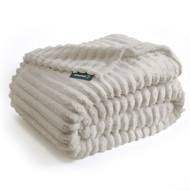Cobija King Size Afelpada Dreamlab Flannel de Rayas Ultra Suave | Blanket Cobertor Polar Invierno para Cama o Manta para Sofa | Frazada Calientita, Hipoalergénica | Colcha Beige