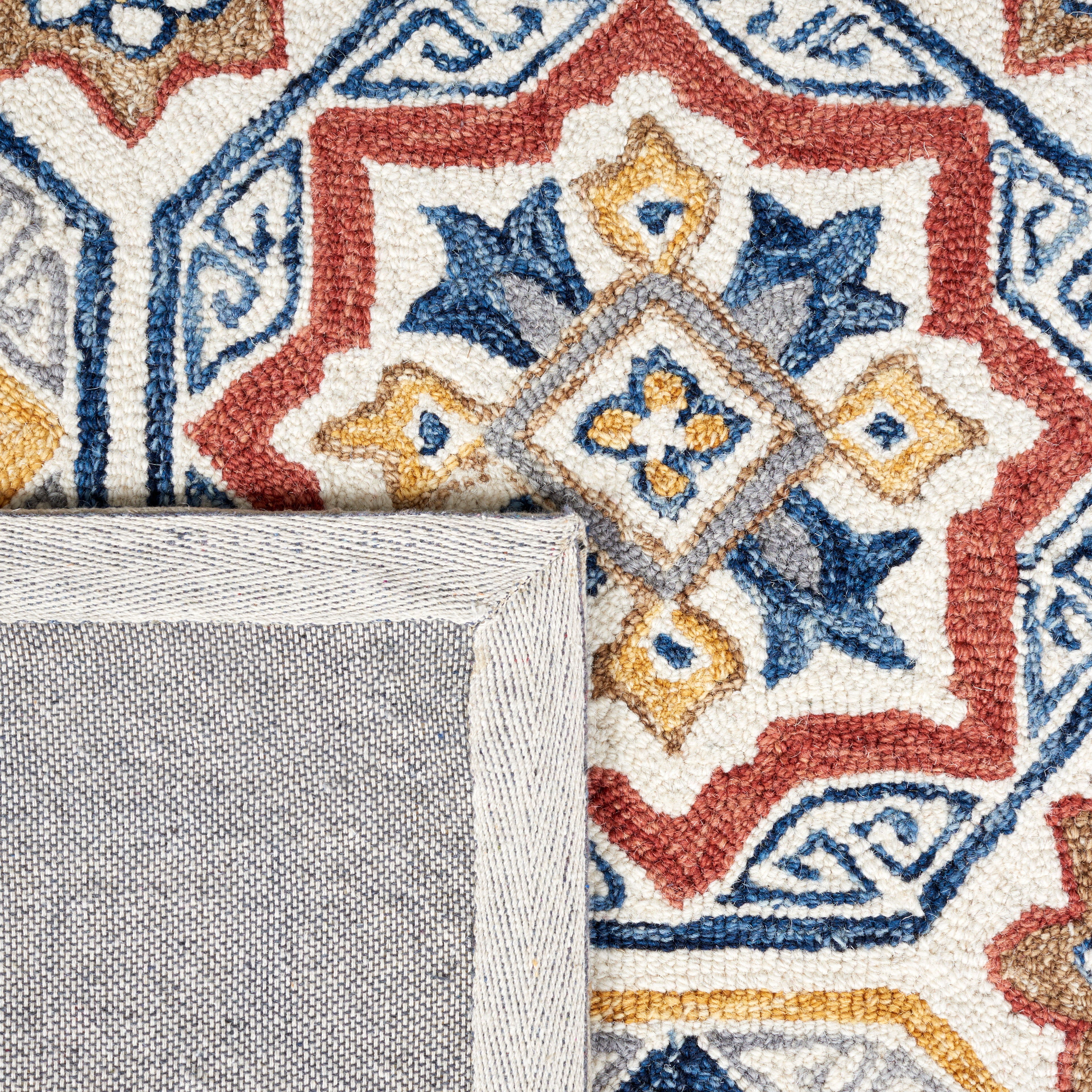 Safavieh Metro Lasya Medallion Runner Rug, Beige/Ivory, 2'3" x 9'