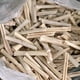 thumbnail image 4 of Methold Palo de bambú dulce Natural y seguro para el tratamiento de los dientes, juguete para masticar Molar Suministros de alimentación y agua para mascotas, 4 of 6