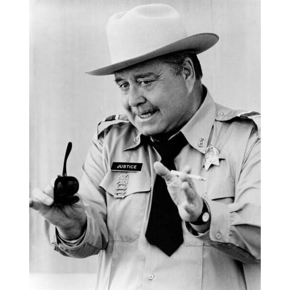 Jackie Gleason as Sheriff Justice 1980 Smokey and the Bandit II 8x10 photo