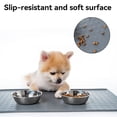 thumbnail image 4 of Laklulu Alfombrilla de comida para mascotas para alimentos y agua, alfombrilla de silicona antideslizante impermeable para perros y gatos, 4 of 5