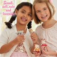 thumbnail image 2 of Calico Critters Tuxedo Cat Family, ensemble de 4 figurines de poupée à collectionner, 2 of 6
