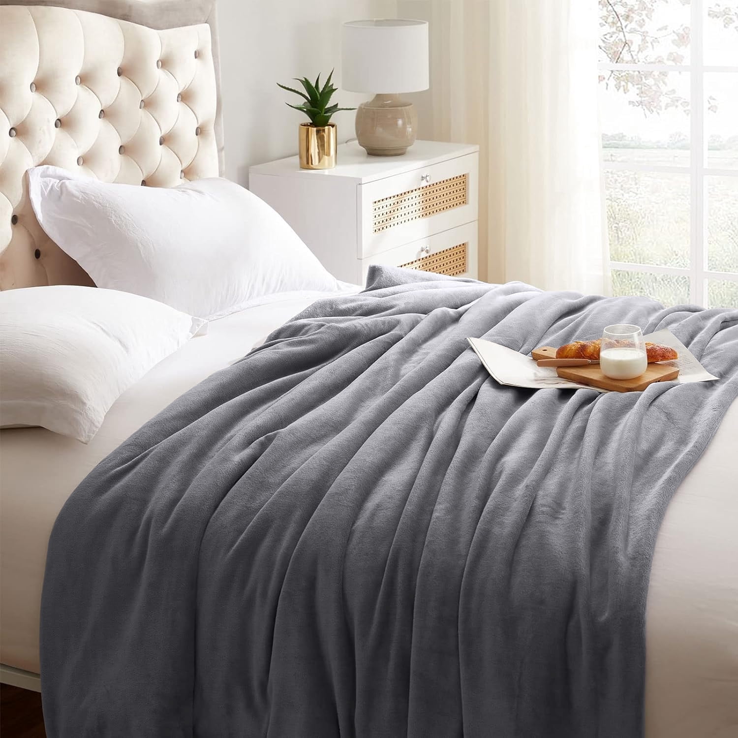 Moonlight20015 Fleece Blanket, Soft Microplush, Lightweight, Thick And Warm Cozy Comforter, Twin (60x80) Gray