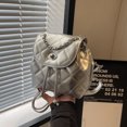 thumbnail image 2 of Mochila clásica con cadena estilo Chanel para mujer, nuevo estilo 2025, moderna y versátil bandolera de hombro, mochila pequeña multiusos., 2 of 4