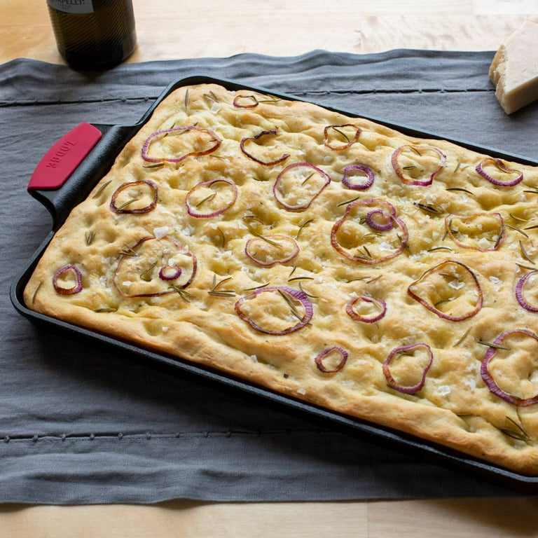 Very pleased with my Lodge cast iron baking pan focaccia - y'all have any  other good bread / baking recipes? : r/castiron