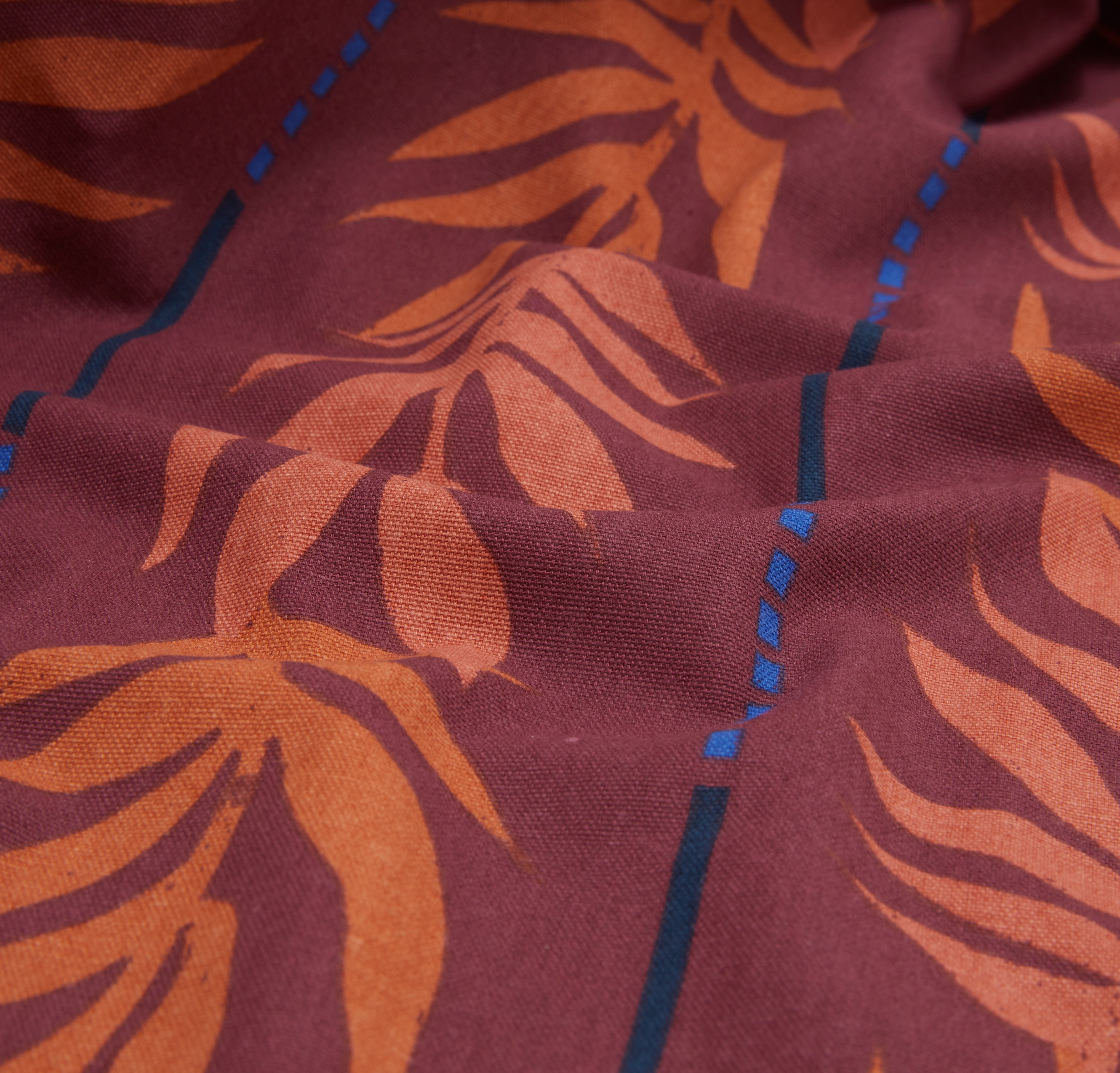 Drew Barrymore Flower Home Vintage Palm Table Throw, Venetian Wine