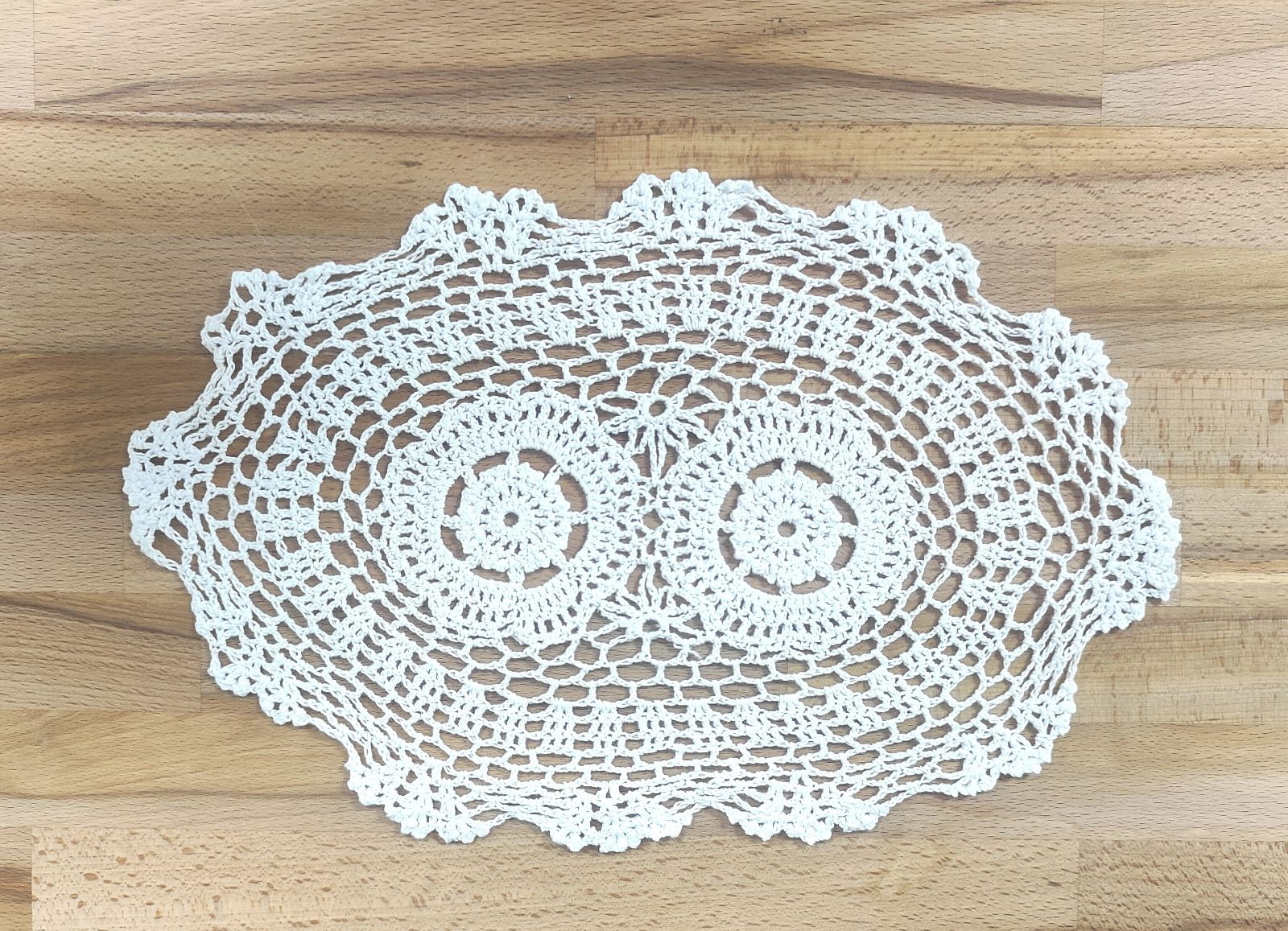Handmade Crochet Lace Cotton Traycloth Placemats, Set of 4, 10"x14" (Oval, White)