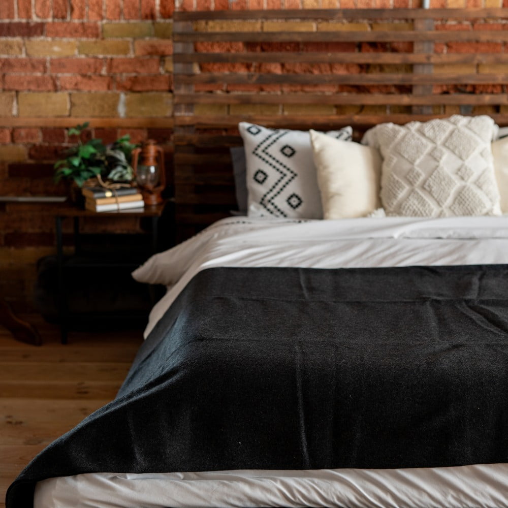 Arcturus Lake Tahoe Wool Bed Blanket - Queen Size (90"x 96") - Thick, Washable, Large Wool Blanket