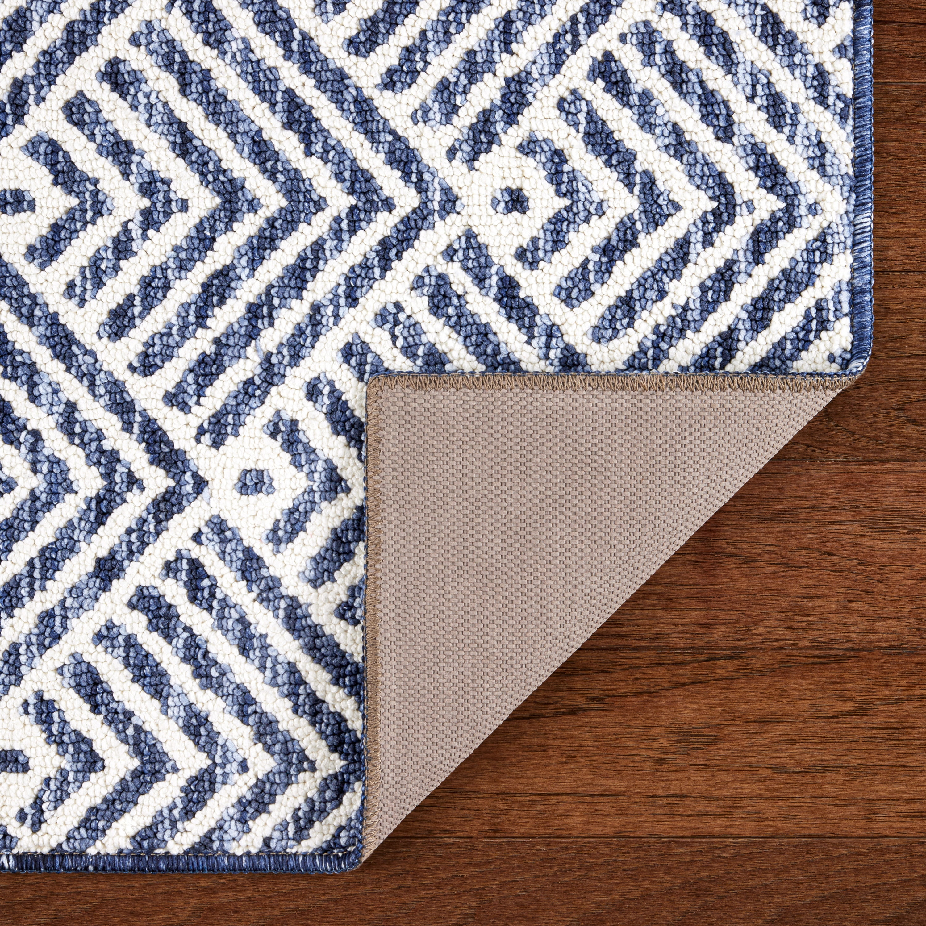 TOWN & COUNTRY EVERYDAY Walker Modern Stripe Everwash® Washable Multi-Use Decorative Rug with Non-Slip Backing, Navy Blue, 24"x72"