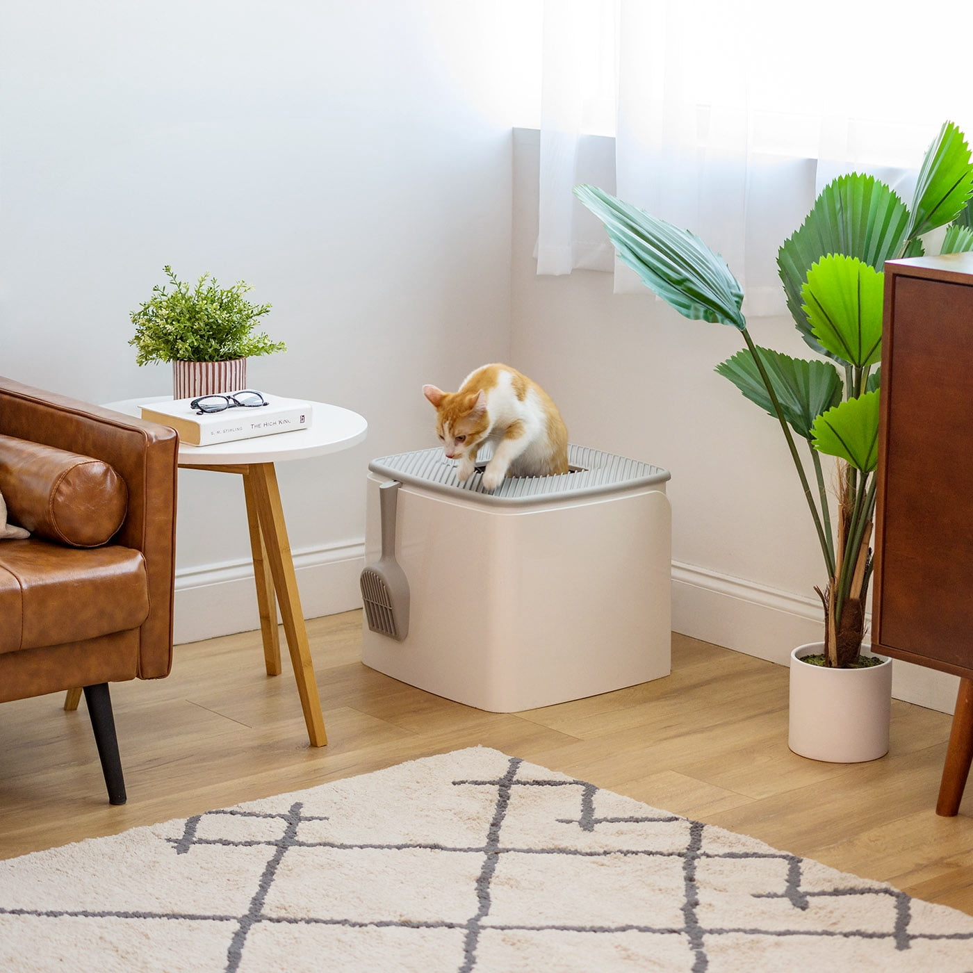 IRIS Premium Top Entry Cat Litter Box Litter Particle Catching Cover and Privacy Walls with Scoop, White