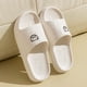 thumbnail image 4 of Zapatillas con estampado de oso para mujer y hombre, zapatos antideslizantes de suela suave, ligeros y cómodos, para el baño y el verano, 4 of 5