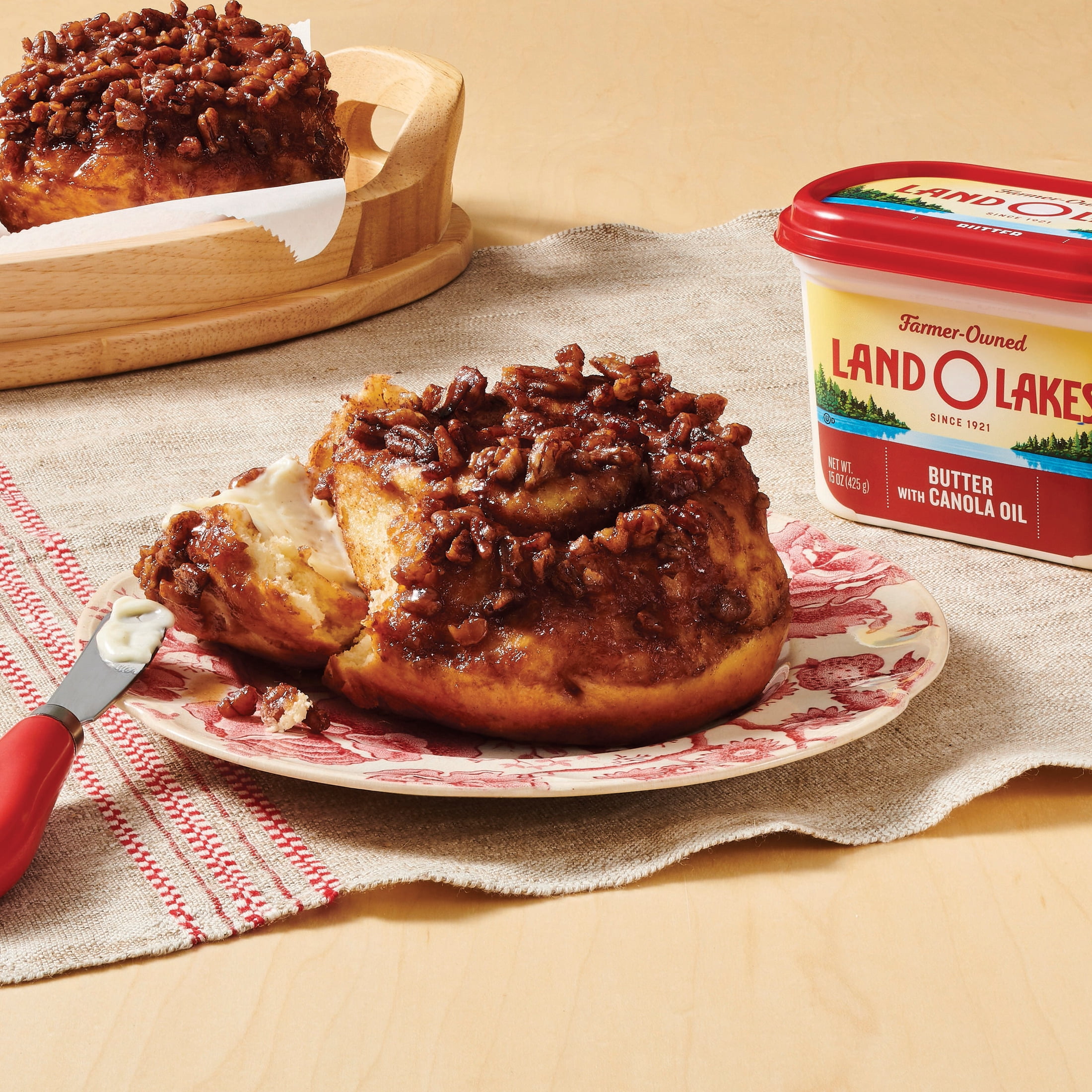 Land O Lakes Butter with Canola Oil, Spreadable, 24 oz Tub