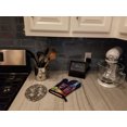 thumbnail image 3 of Carolines Treasures 7185OVMT Bouteille de Vin Rouge & Gant de Four en Verre, 3 of 3