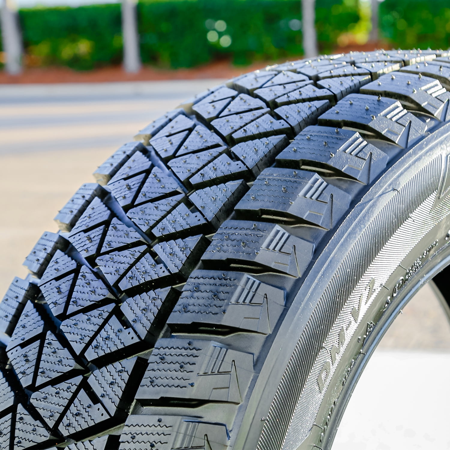 ブリザック　DM-V2 215/70R16 4本 マナレイスポーツ 215⁄70R16 ホイール 四本 スタッドレス付き