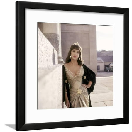 Salomon and la Reine by Saba SOLOMON AND SHEBA by King Vidor with Gina Lollobrigida, 1959 (photo) Framed Print Wall Art