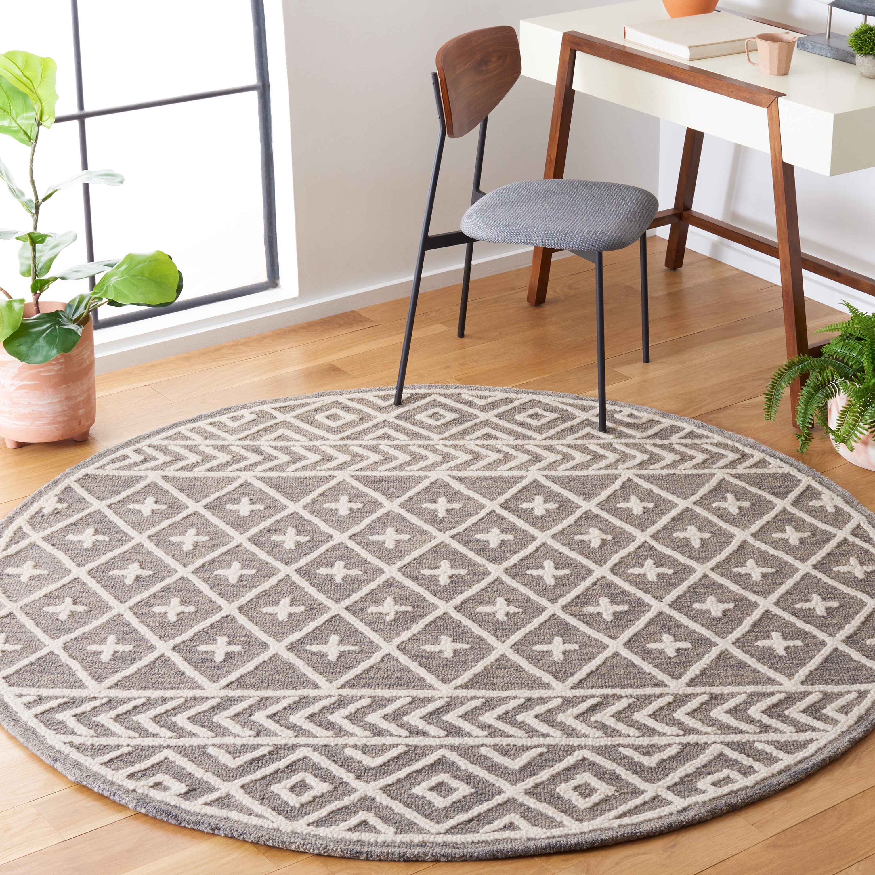 SAFAVIEH Metro Fletcher Medallion Area Rug, Grey/Ivory, 6' x 6' Round