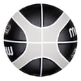 thumbnail image 3 of Balón de Básquetbol Molten BGRX7 No. 7, 3 of 5
