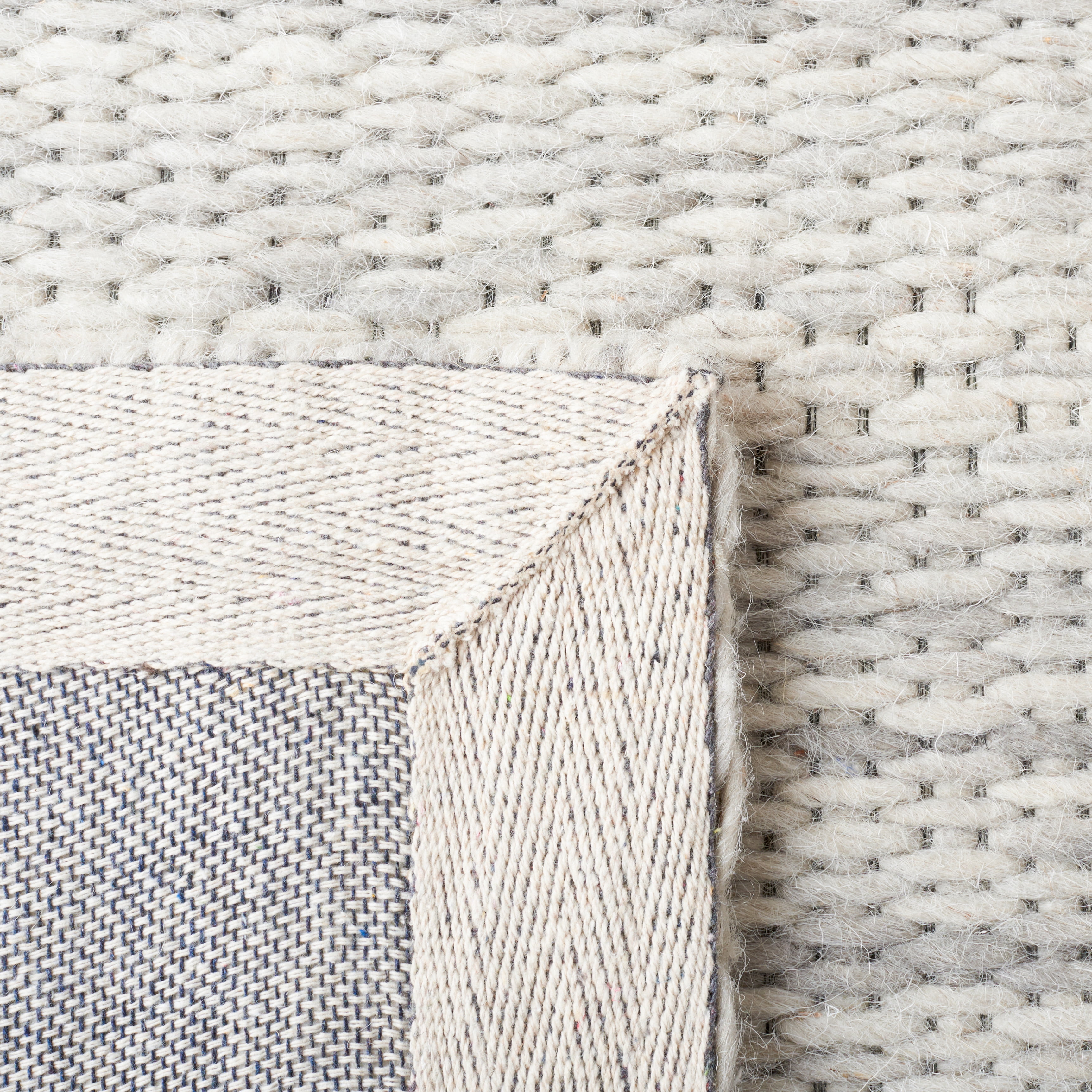 SAFAVIEH Marbella Taegan Distressed Area Rug, Light Grey, 4' x 6'