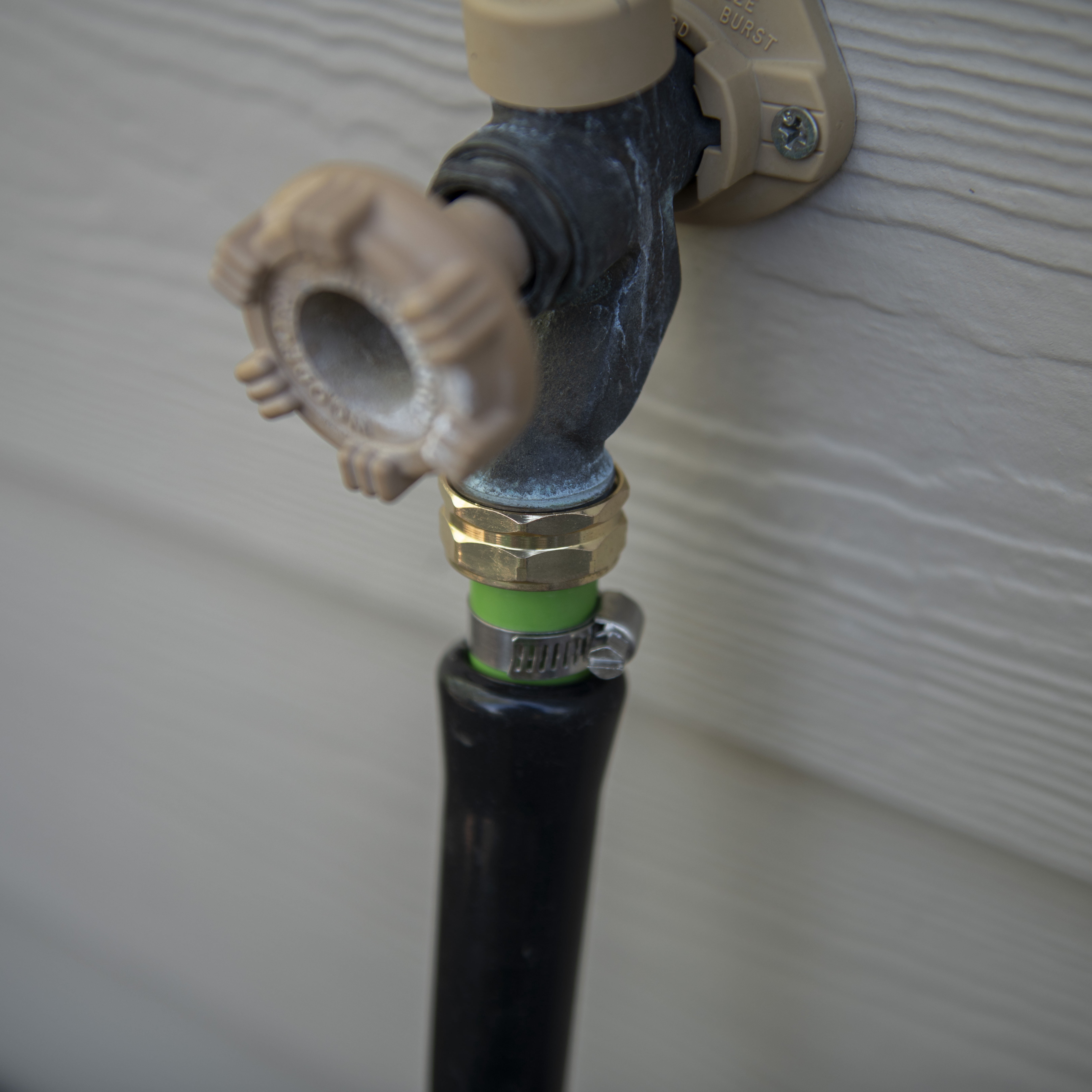 Expert Gardener Metal Female Hose Mender