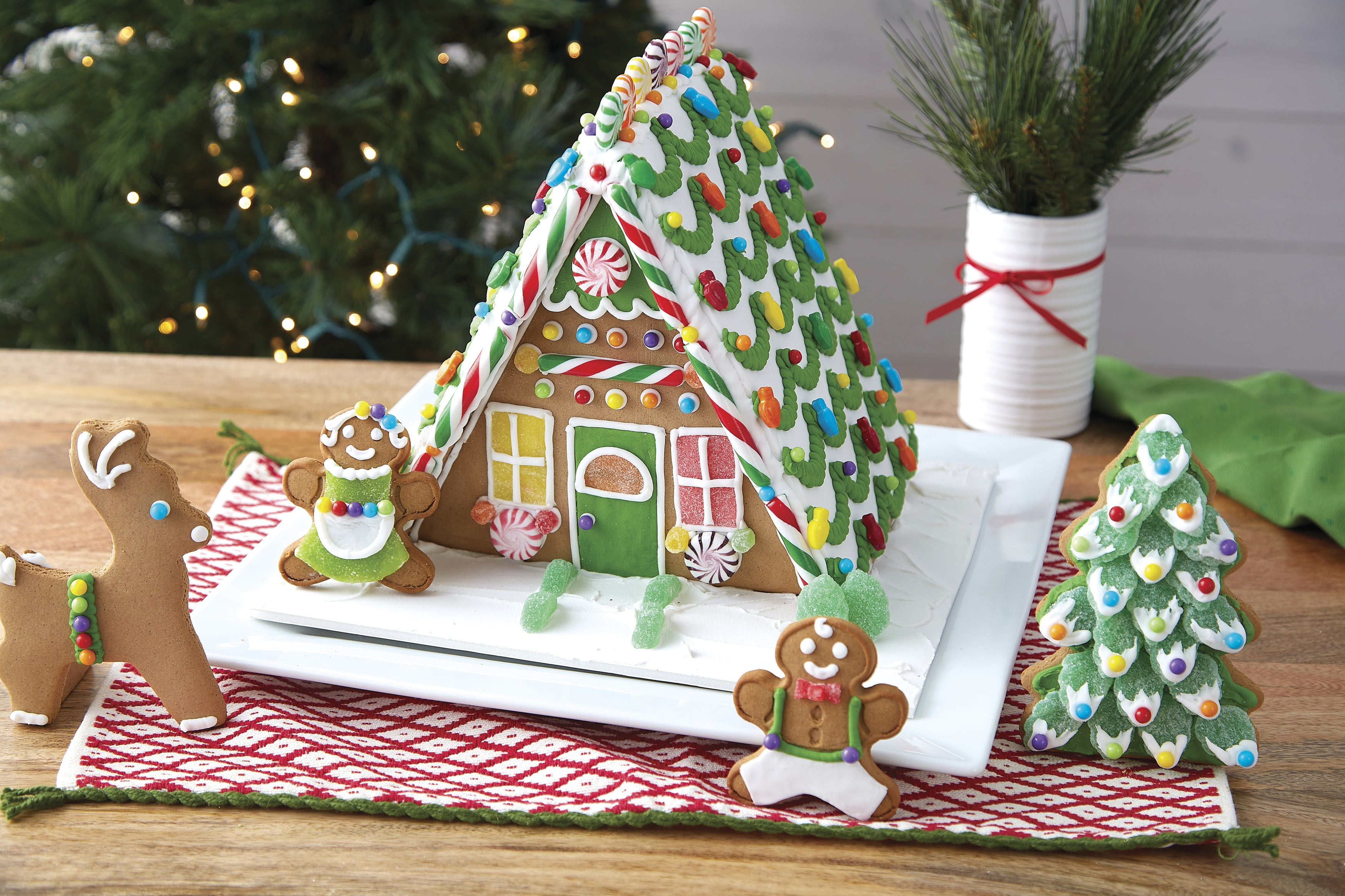 Unassembled Deluxe Gingerbread House KitGiant AFrame