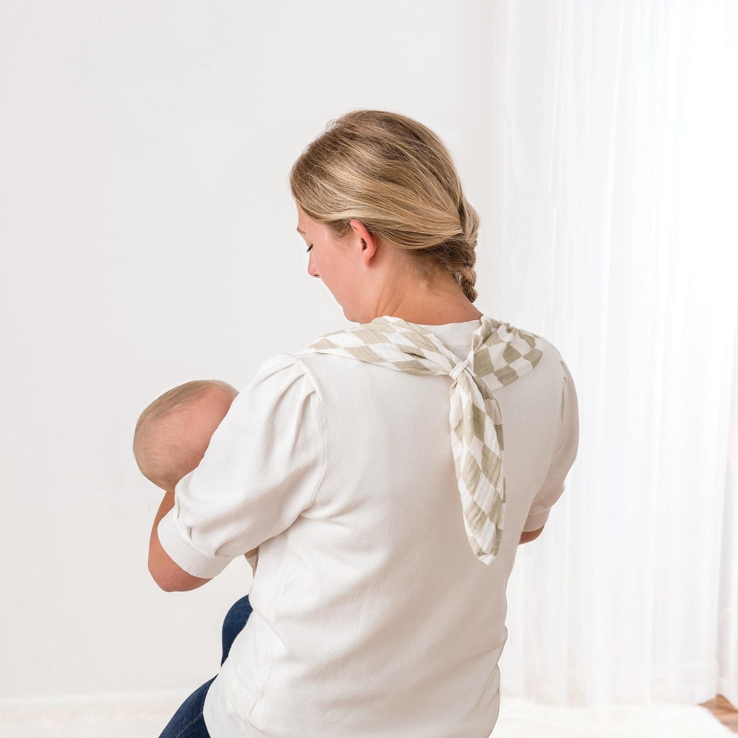 Itzy Ritzy Breastfeeding Boss, Breastfeeding Cover