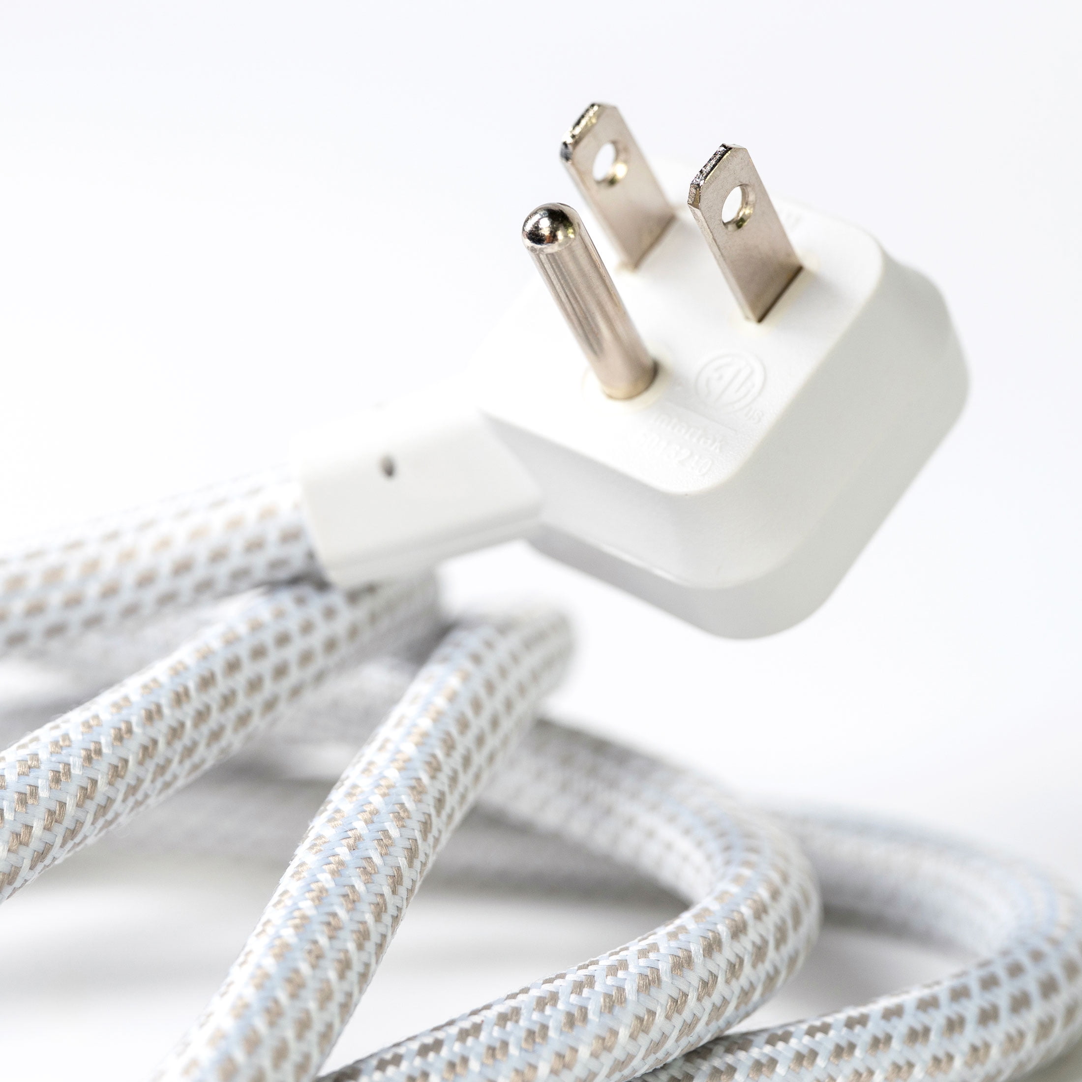 Hyper Tough USB Power Strip, 3ft Extension Cord, 6 Outlet, USB-A, USB-C, 900J Surge Protector, White