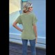 thumbnail image 2 of Camiseta Holgada Informal de Color Liso con Cuello en V para Mujer, Corta, Verde, Talla L, 2 of 10