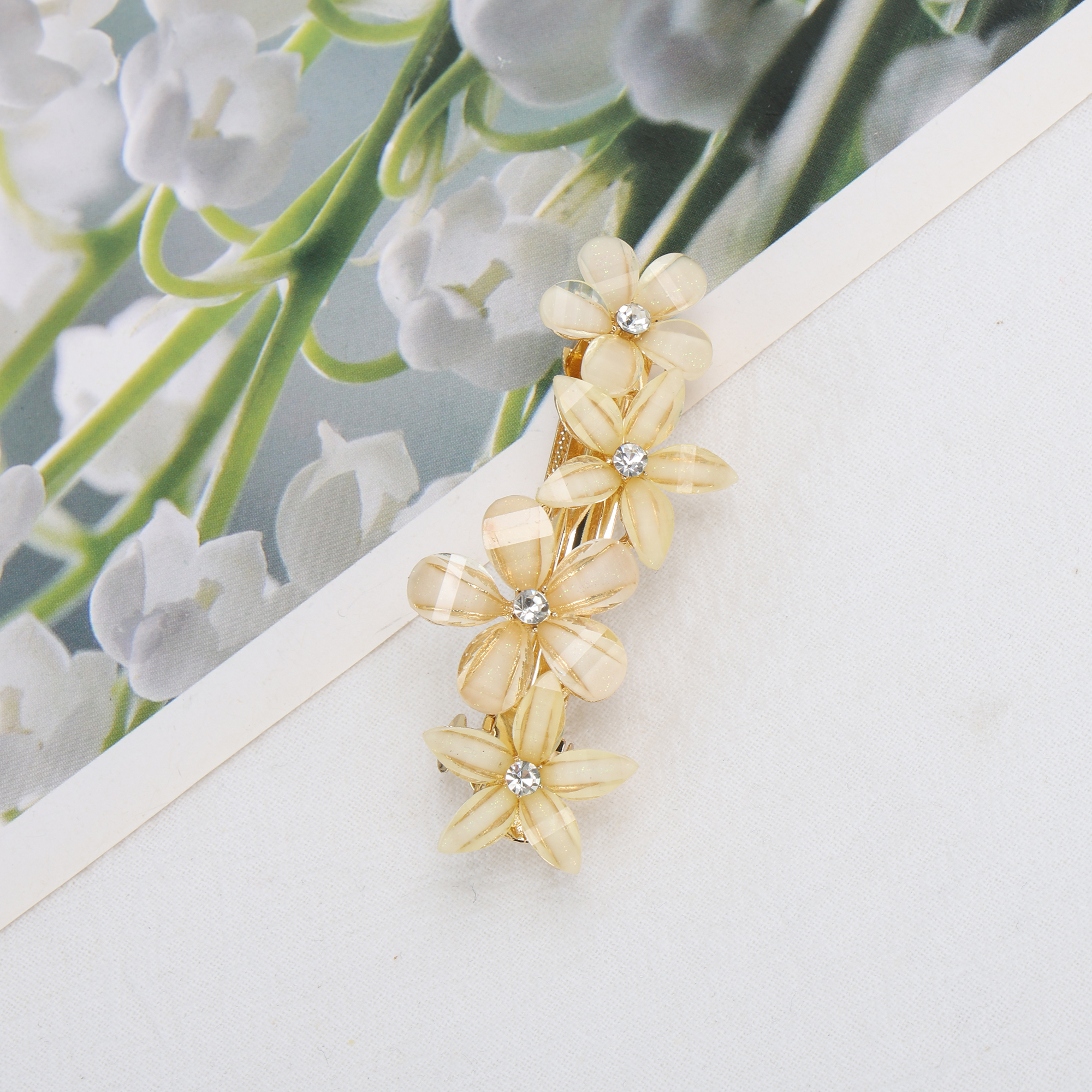 Unique Bargains Flowers Hair Barrettes Light Champagne 1 Piece for Fashionable Hairstyles