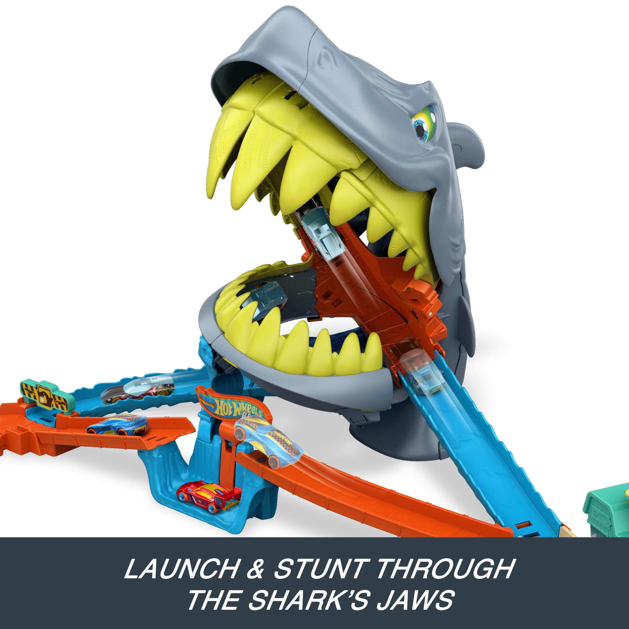 Hot Wheels City Shark Chomp Beach Playset and 1:64 Scale Die-Cast